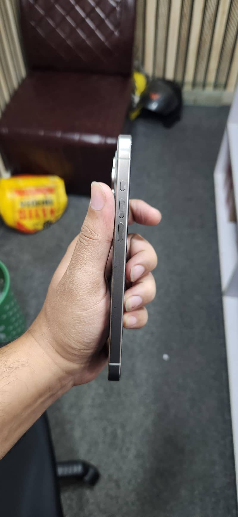 Apple iPhone 15 Pro Max 4