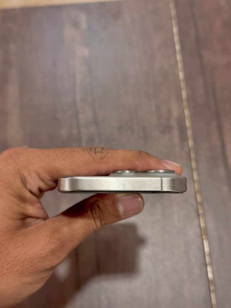 Apple iPhone 15 Pro 6