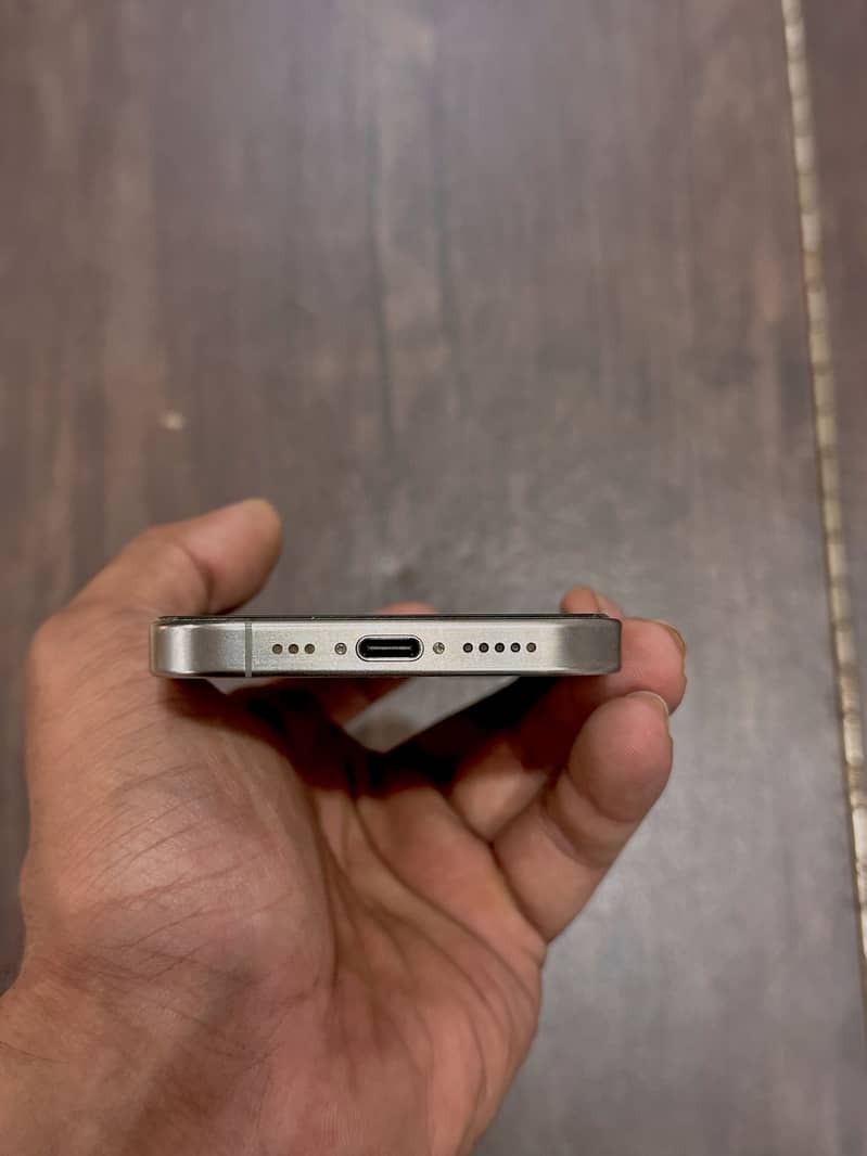 Apple iPhone 15 Pro 7