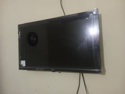 Haier Smart LED 32 Inch 10/10 like new