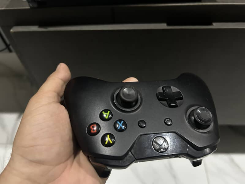 Xbox One S 1