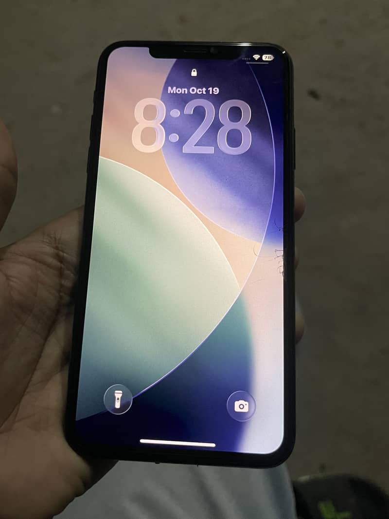 Apple iPhone 11 Pro Max 4