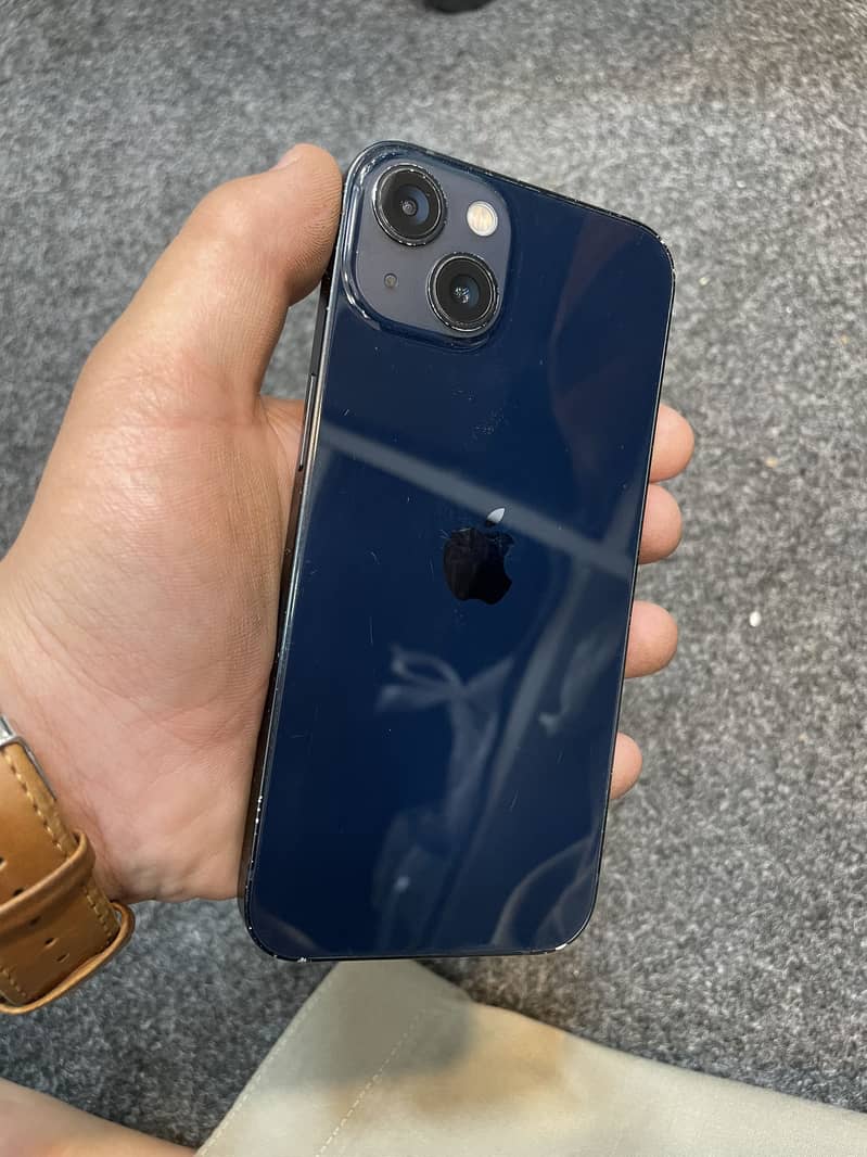 Apple iPhone 13 5