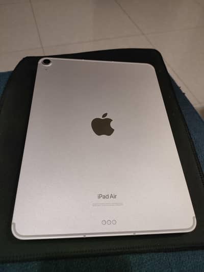 iPad Air 5th Gen 256gb memory Simm with wifi