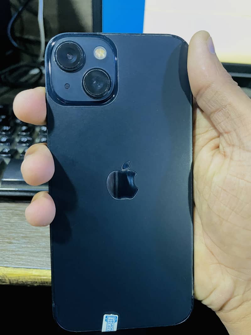 Apple iPhone 13 2
