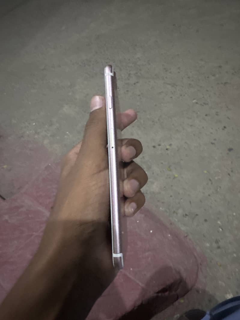 Apple iPhone 7 Plus 1
