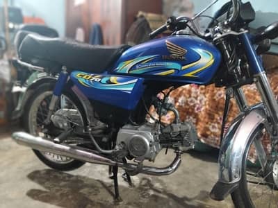 Honda cd 70 blue