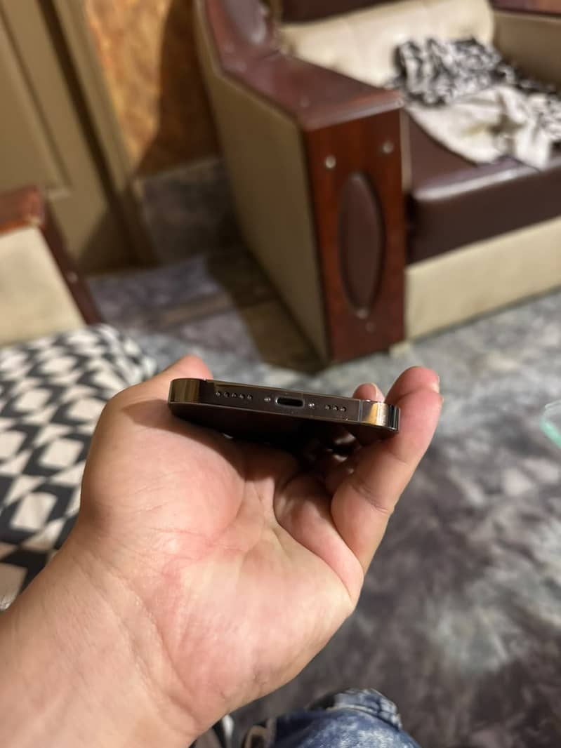 Apple iPhone 13 Pro 2