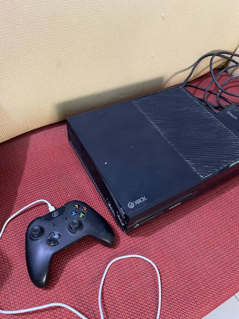 XBOX ONE 1TB MODEL 3