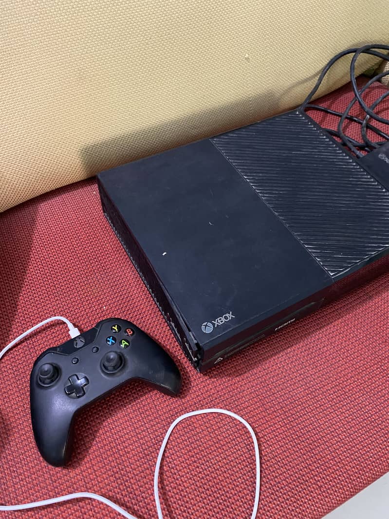 XBOX ONE 1TB MODEL 5