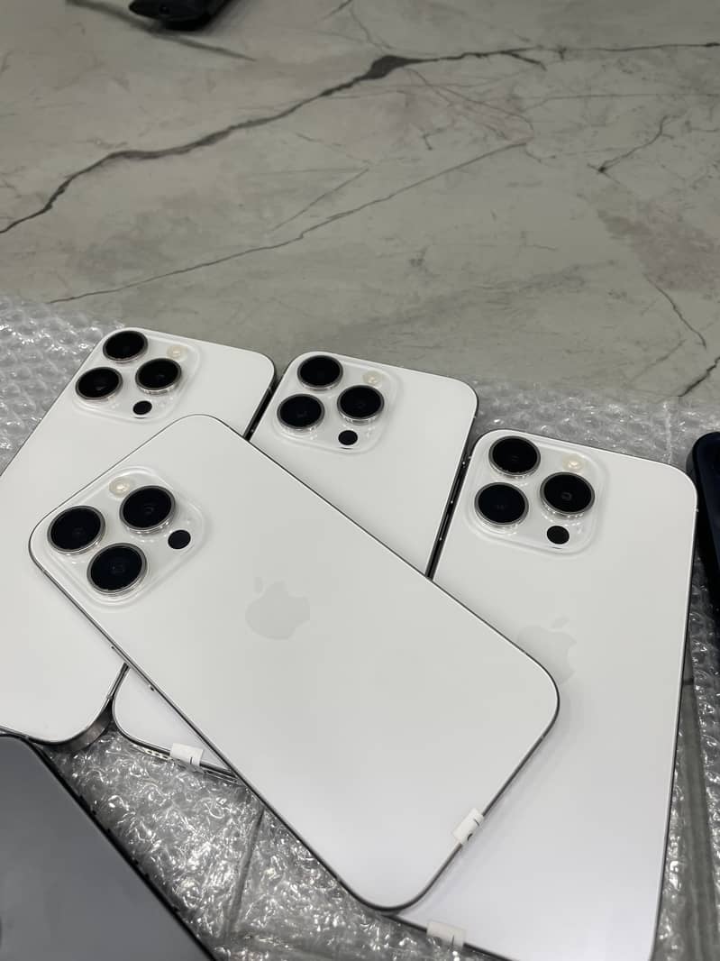 Apple iPhone 15 Pro 3