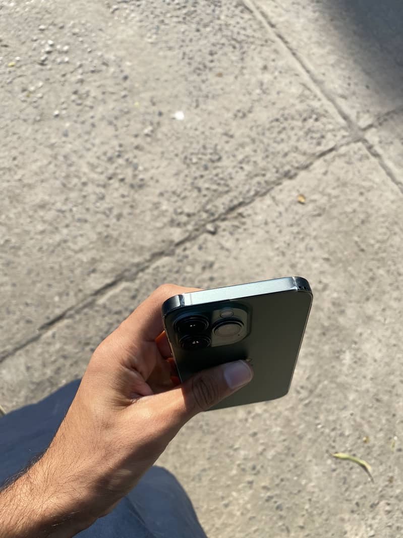 Apple iPhone 13 Pro 3