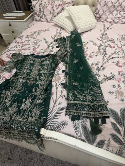 Brand new Mina kasif 3 piece size L