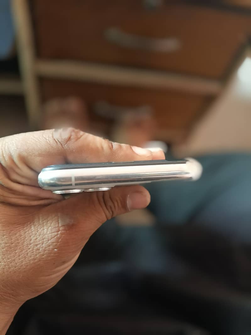 Apple iPhone 11 Pro 1