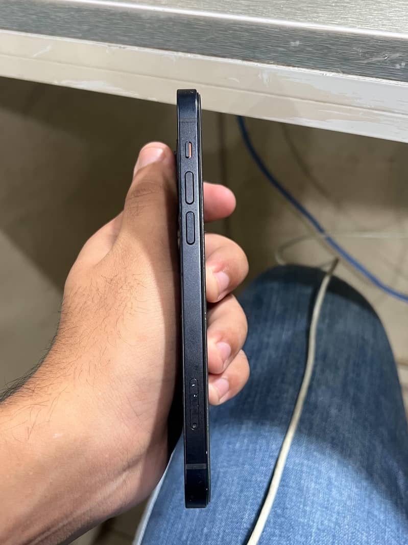 Apple iPhone 12 1