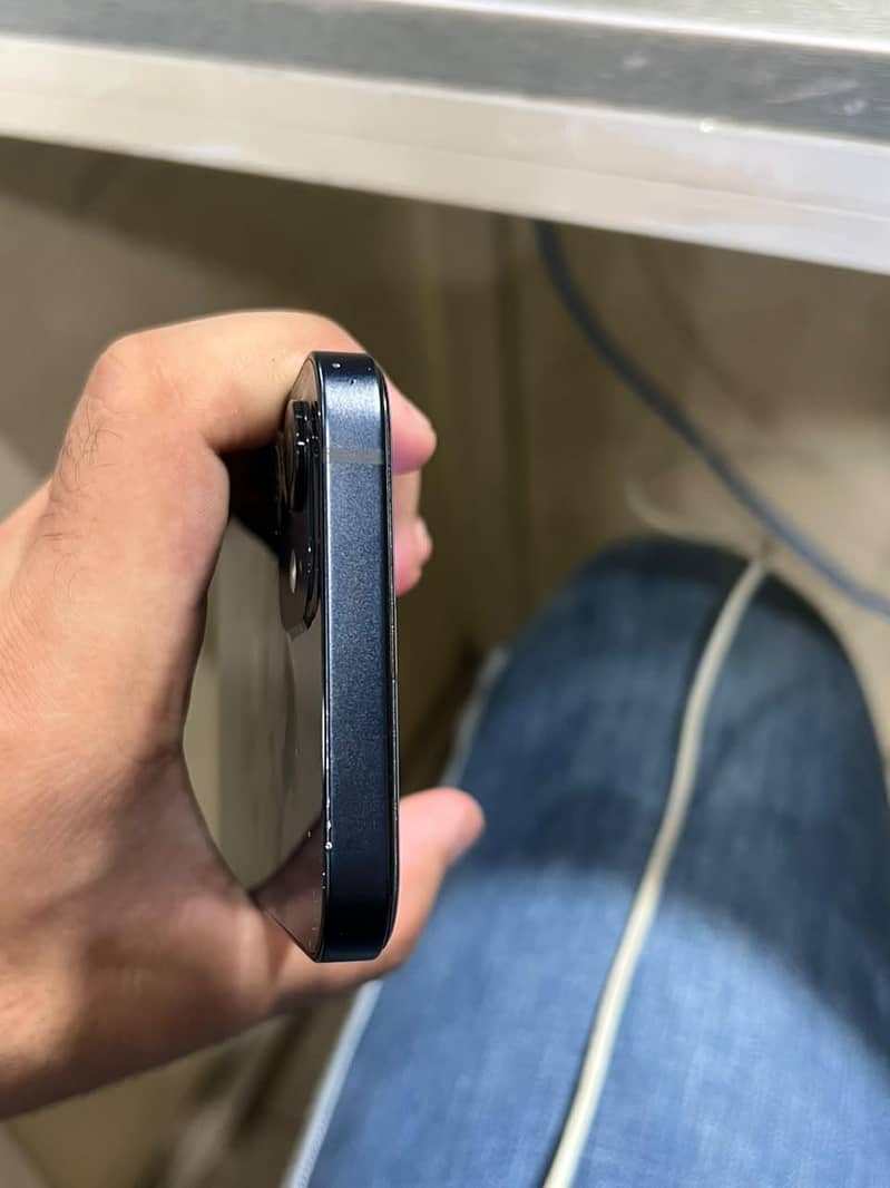 Apple iPhone 12 3