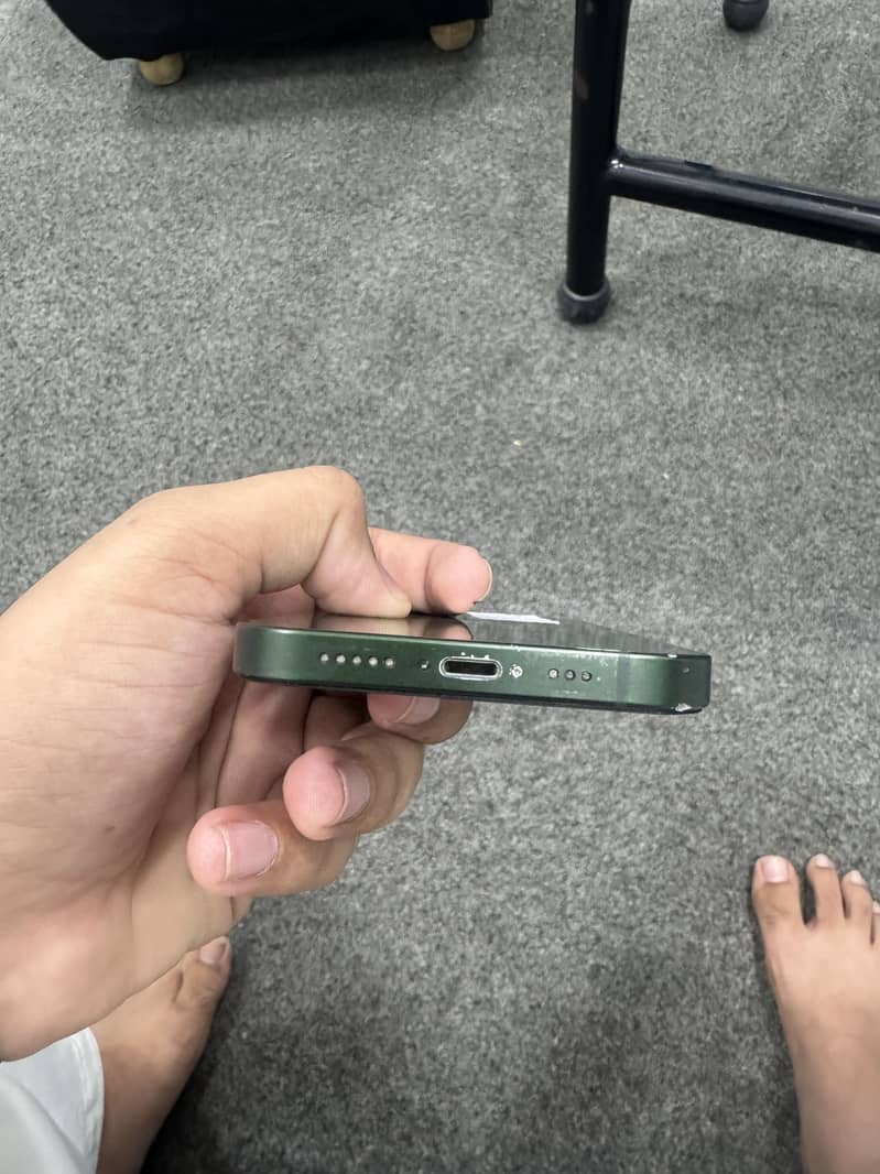 Apple iPhone 13 1