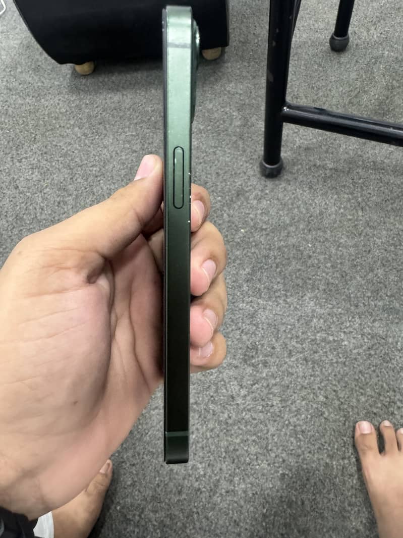 Apple iPhone 13 3