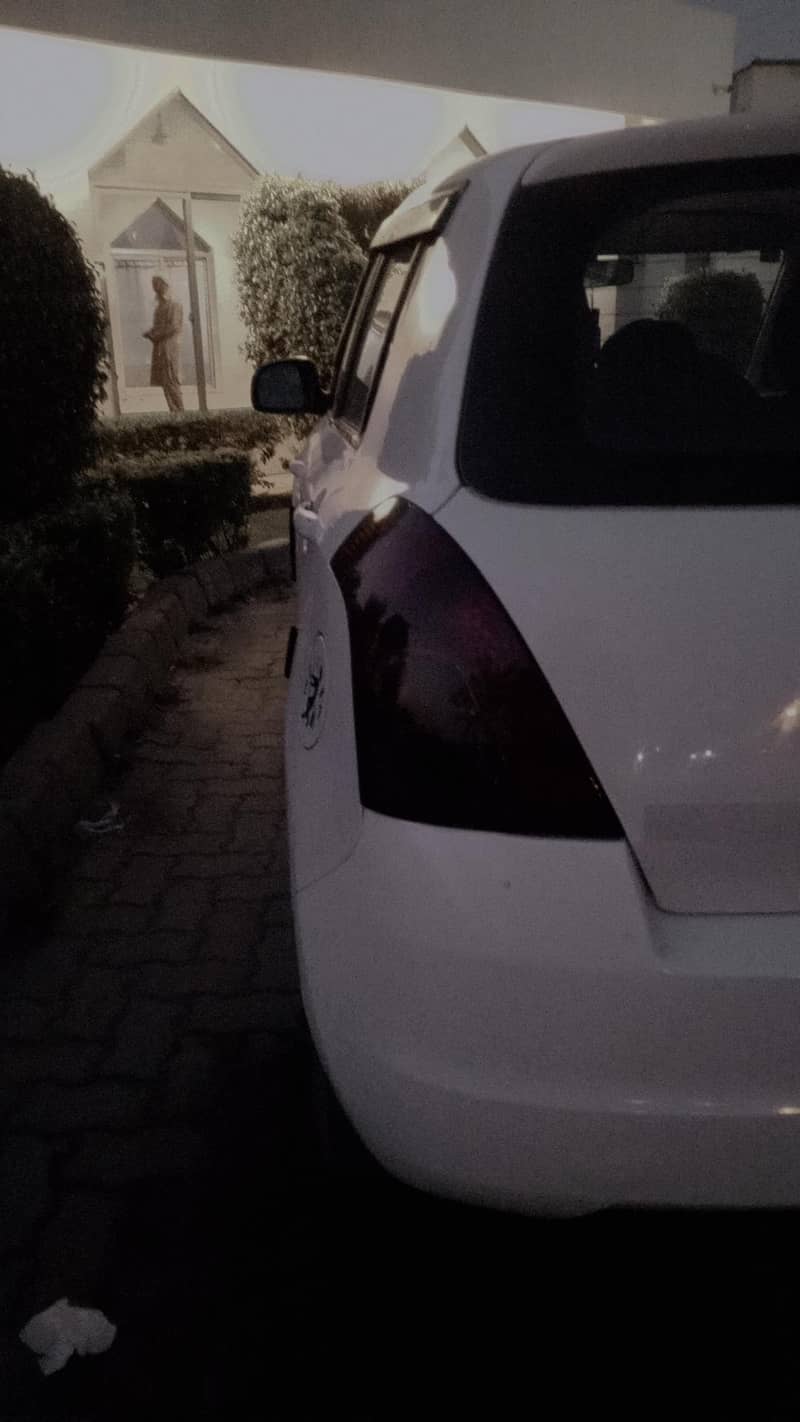 Suzuki Swift 2012 1