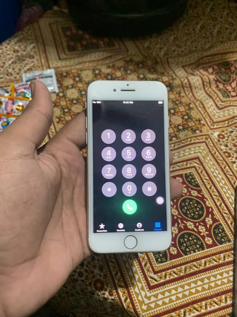 Apple iPhone 7 0