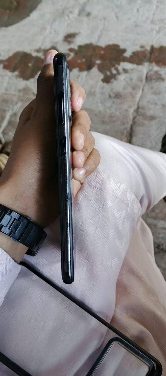 Samsung Mobile A72 1