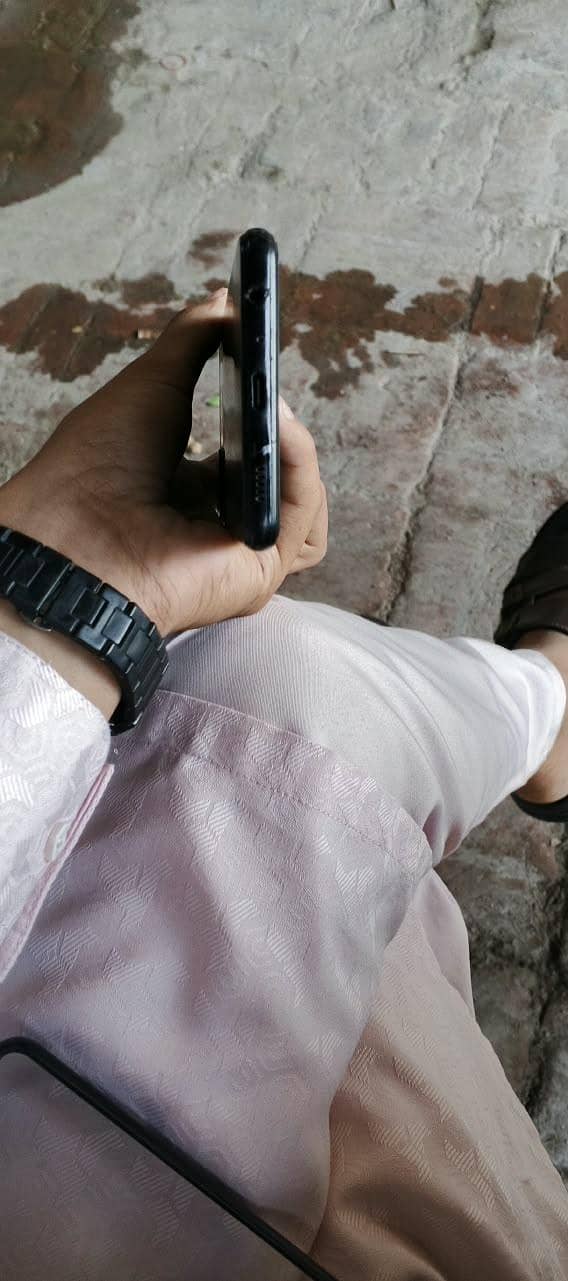 Samsung Mobile A72 2