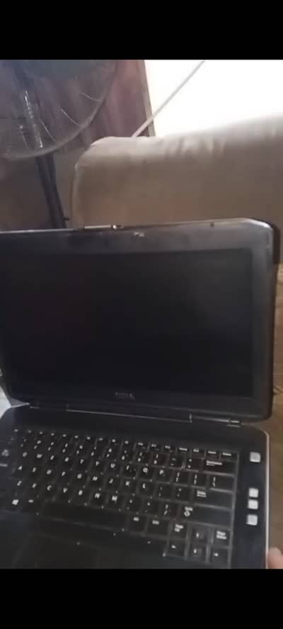 Dell. 15 8 gb ram 14" battery good charger good