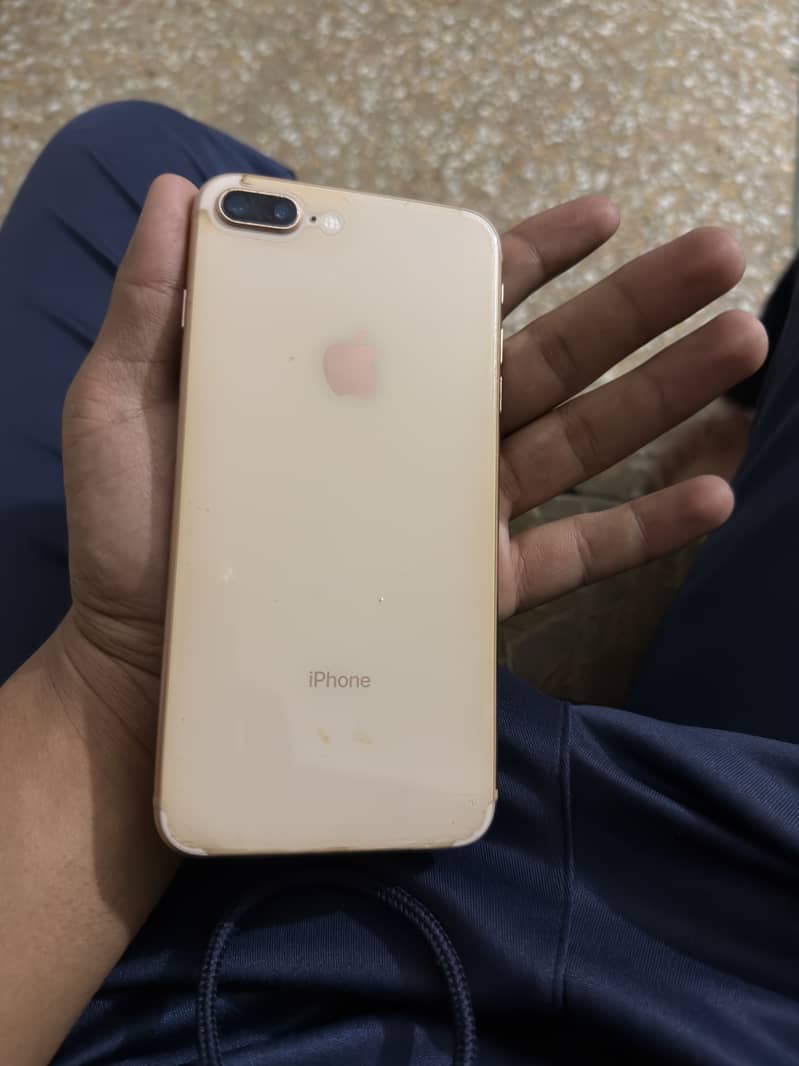 Apple iPhone 8 Plus 3
