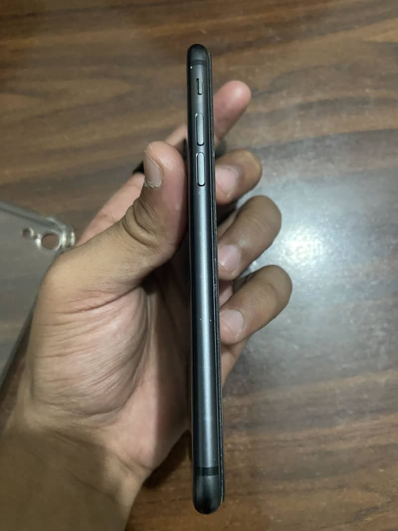 Apple iPhone 8 1