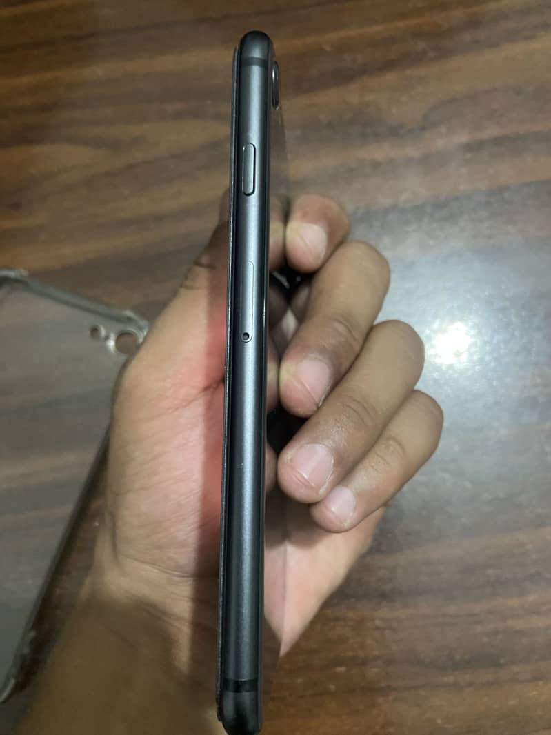 Apple iPhone 8 6