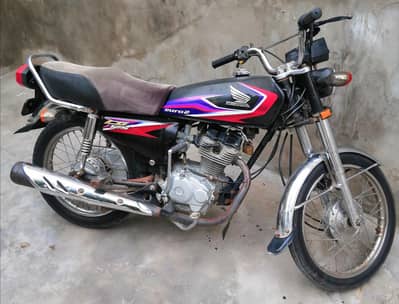 Selling Honda 125 2017 model