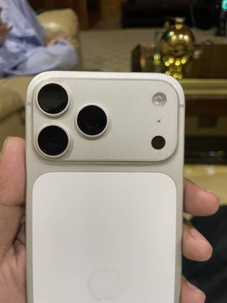 Apple iPhone 17 Pro Max jv 2