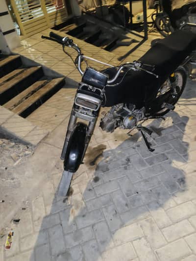 Honda 70 1983 rs. 40k