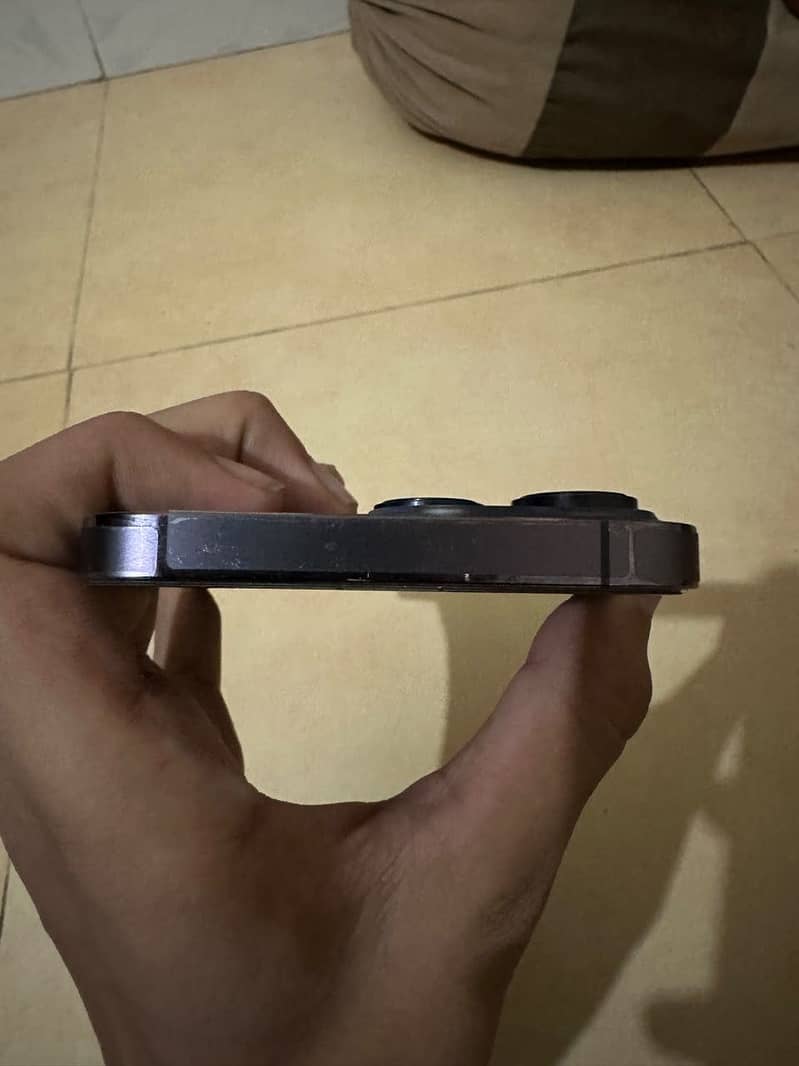 Apple iPhone 14 Pro Max 0