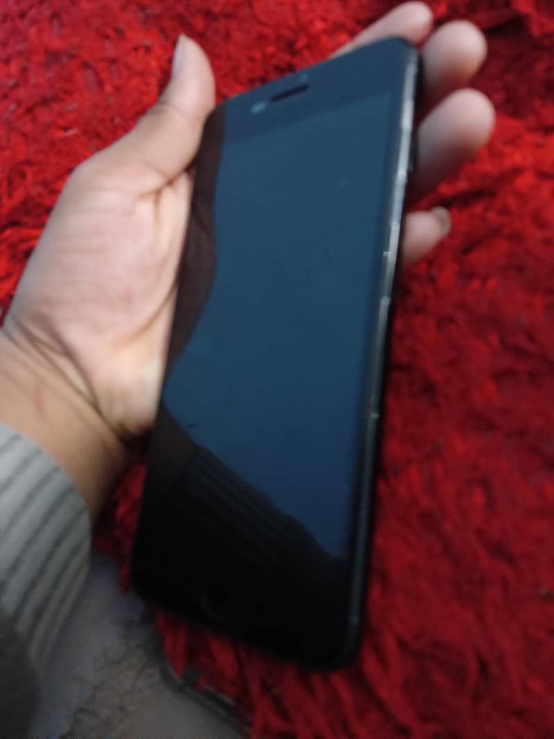 Apple iPhone 7 Plus 5