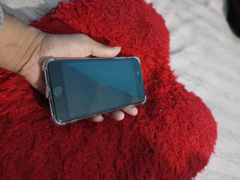 Apple iPhone 7 Plus 8