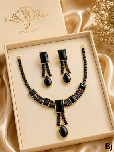 Stone Necklace With Earing