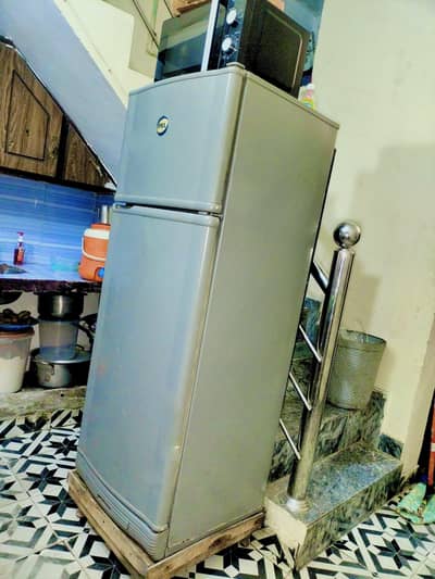 pel Refrigerator for sele price 35000 contact no 03463210598