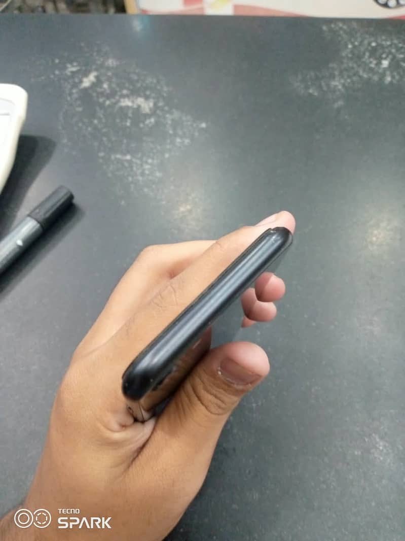 Apple iPhone SE 0