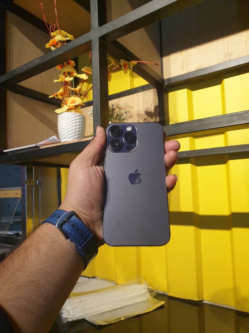 Apple iPhone 14 Pro Max 4