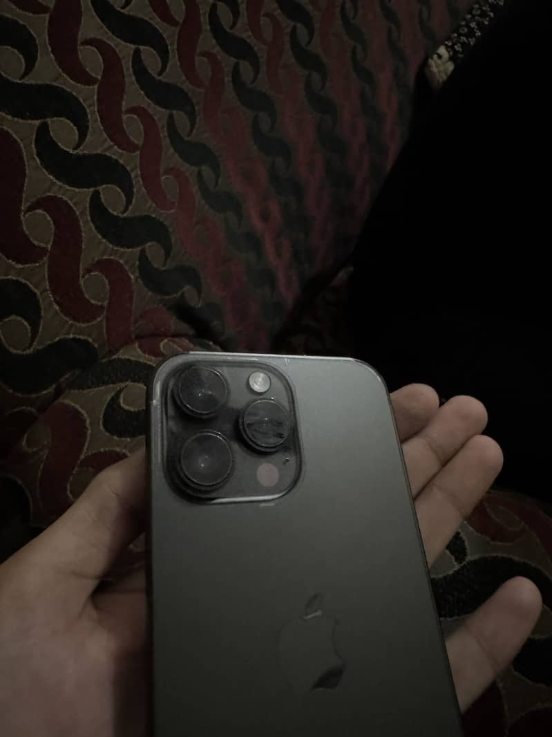 Apple iPhone 14 Pro Max 1