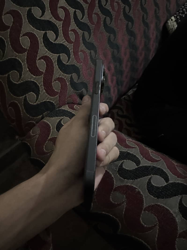 Apple iPhone 14 Pro Max 6