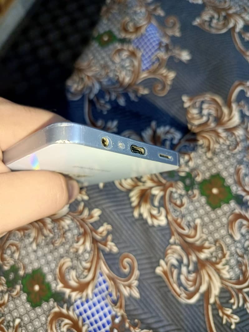 Samsung Mobile A06 7