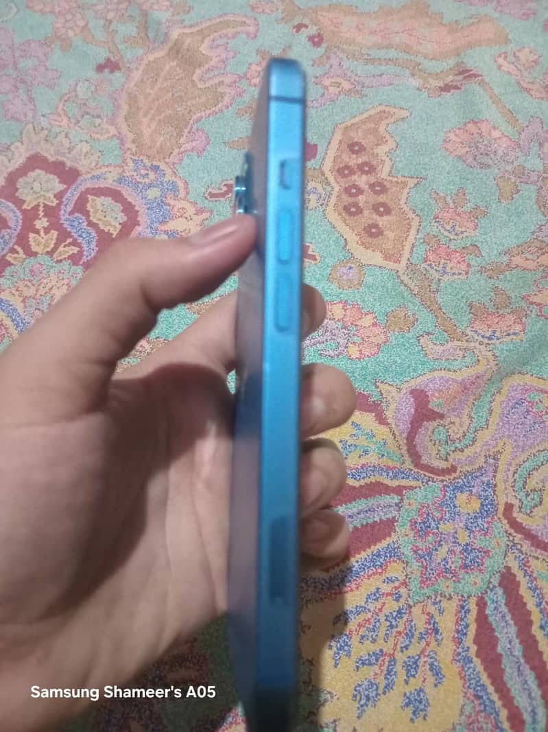 Apple iPhone 13 3