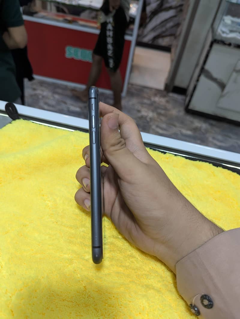 Apple iPhone 11 1