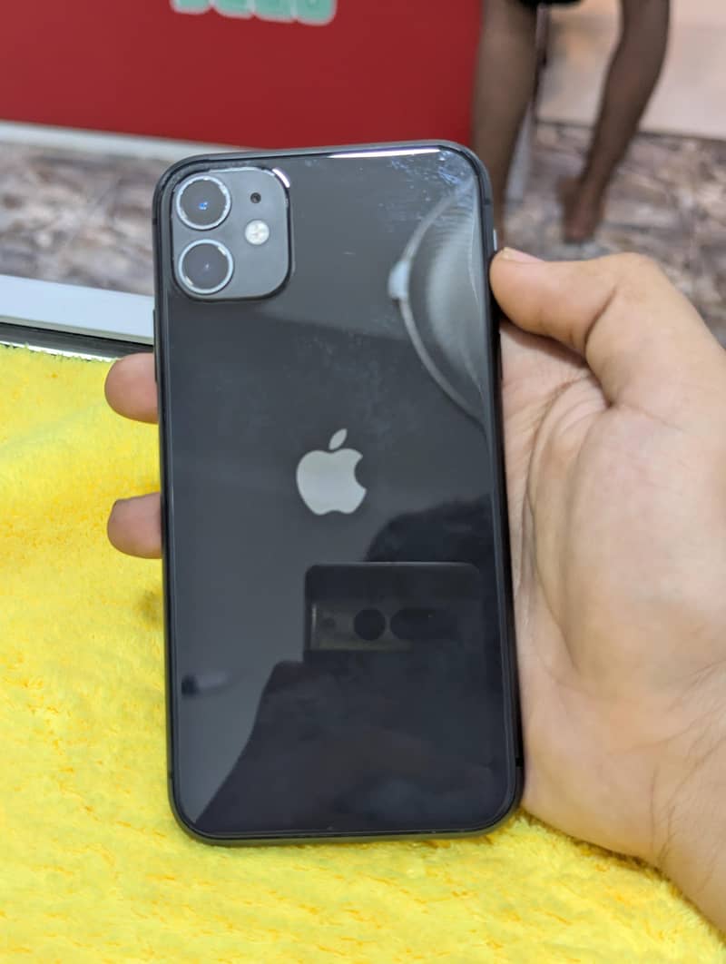 Apple iPhone 11 4