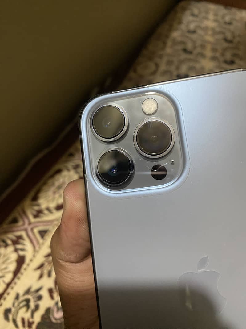 Apple iPhone 13 Pro Max 6