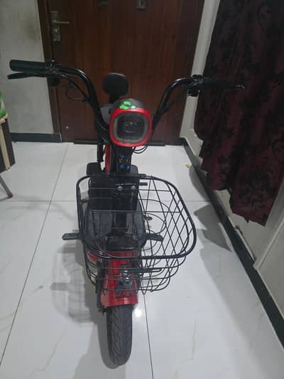 Evee flipper 10/10 condition for sale