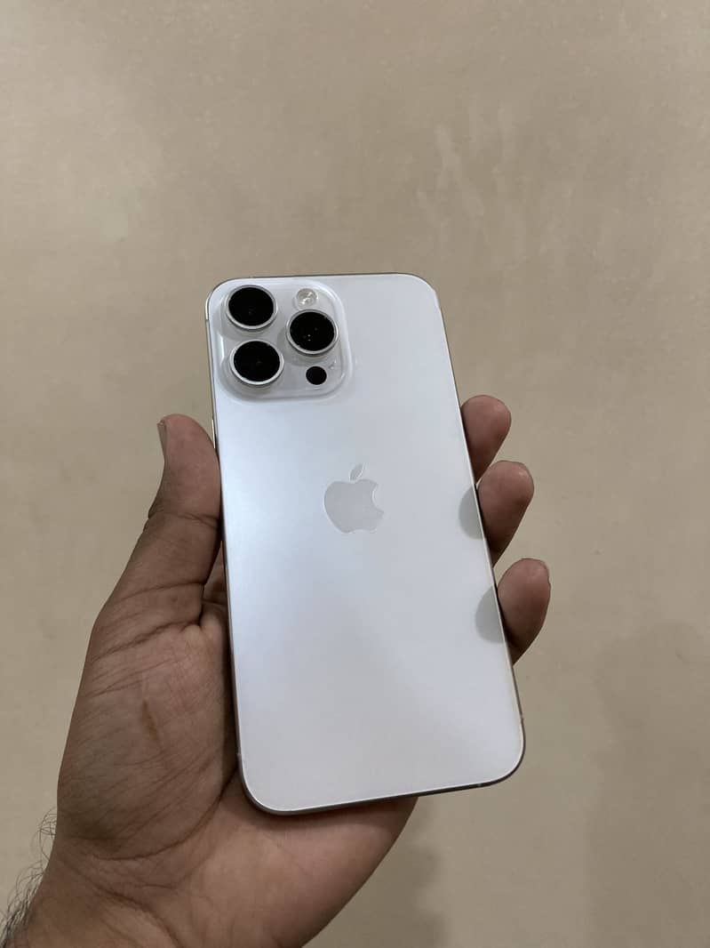Apple iPhone 15 Pro Max.      Read description 3