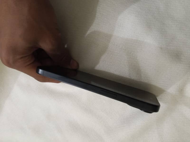 Apple iPhone 15 3
